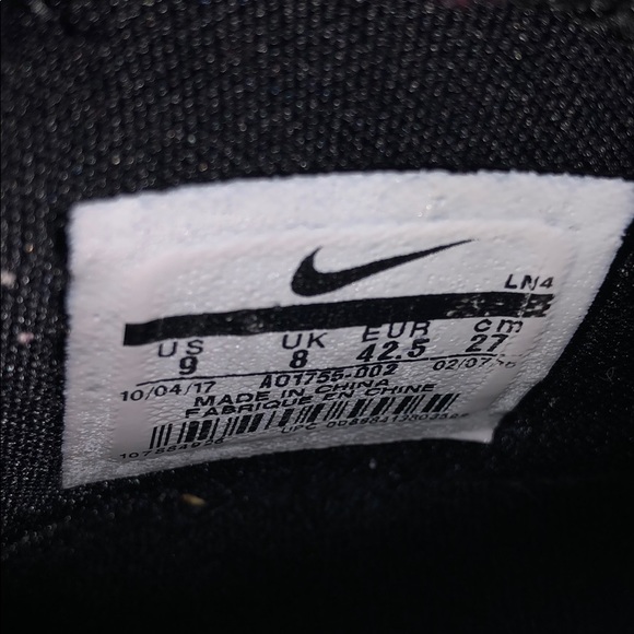 Basketball shoes - Picture 2 of 5